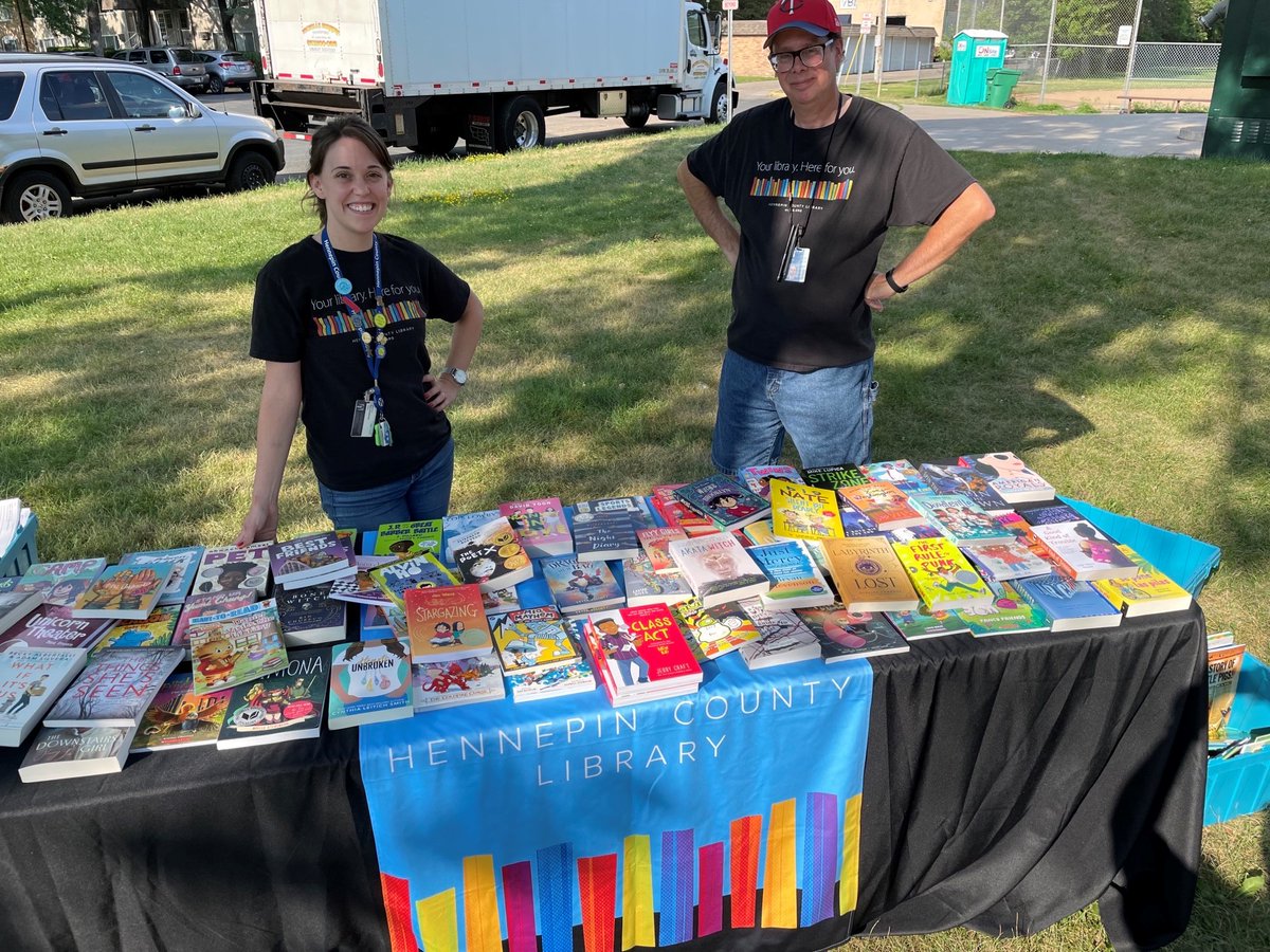 Children1st_SLP's tweet photo. 3 events for the price of 1 tonight! (FREE!) Pop-up Library, Read with a Cop and Storytime/Bookmark Art at Ainsworth Park (7700 W 28th St, SLP), 6-8pm. #SLPReadFest
3 eventos por el precio de 1 esta noche! (¡GRATIS!) Ainsworth Park de 6 a 8 pm. #SLPReadFest https://t.co/uzxroLcnOC