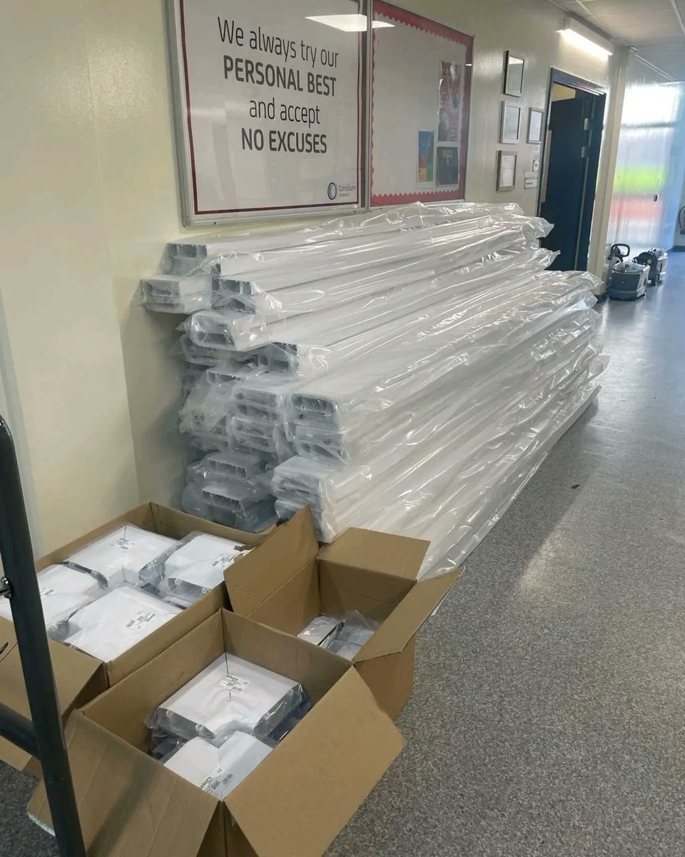 NewPhase9's tweet photo. Works commenced this week for NewPhase LED on a school in Salford.

Full LED lighting replacement on 1st floor, lighting including DALI lighting systems.

Changing the first floor lighting will massively reduce the schools energy bill and with the warranty on these lights a https://t.co/r97W41FAKP