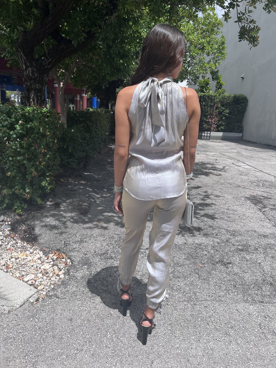 Silver iridescent! Fall collection
#fashion #fashionblogger #fashiondesigner #fallcollection #falldesign #MadeInUSA
