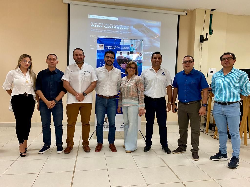 ESAPOficial's tweet photo. Con gran éxito finalizó el foro regional sobre Seguridad Ciudadana en Córdoba. 

Si eres funcionario directivo o asesor y aún quieres participar, ingresa a 👉  https://t.co/pJk5m3i8wz y diligencia el formato de asistencia que se encuentra en el chat. https://t.co/ooNu9XWkuX