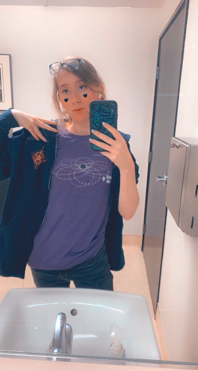 frostclawz's tweet image. New #PBSSpacetime shirt looks so gooood and it’s so comfyyyy 🪐🥰

also I found my Amadian guild hoodie ayo 😂🤓