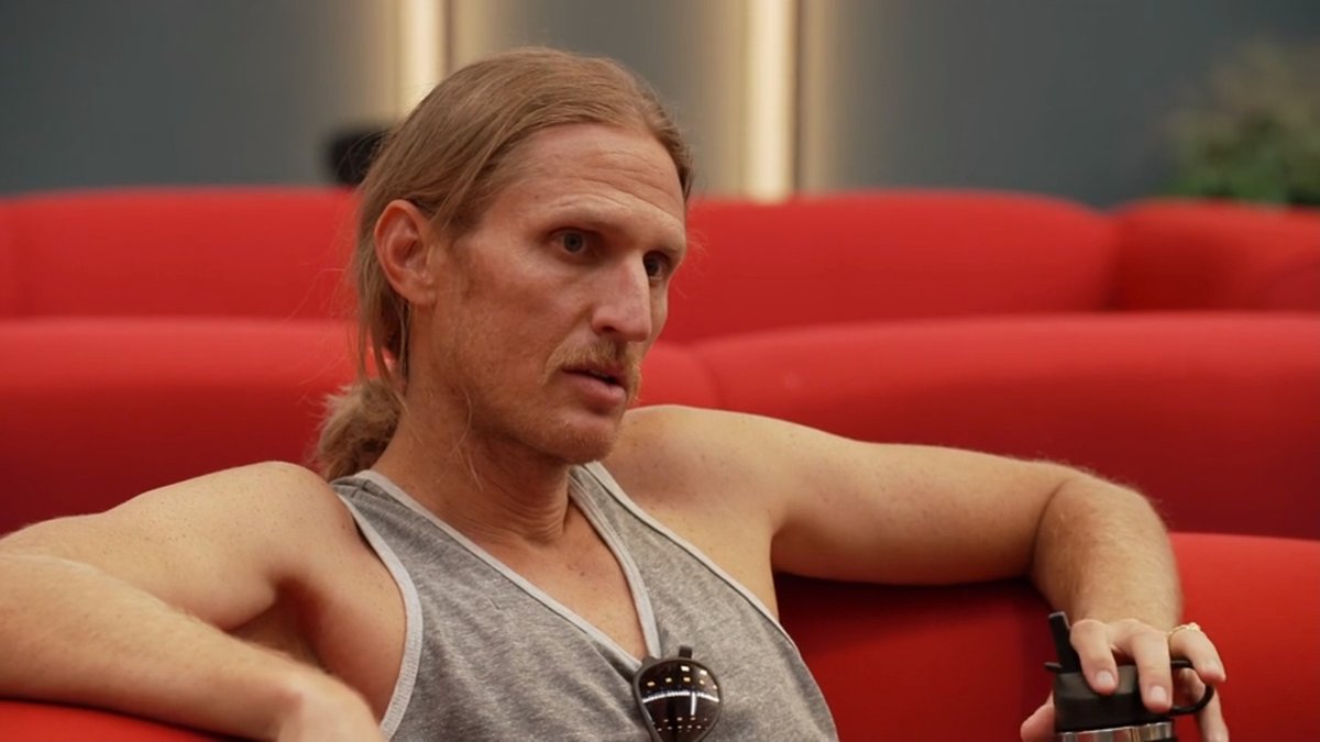 MTVsChallenges's tweet photo. There are two sides in the house: Tyson vs. Sarah. Which one are you more scared of?

Personally, I'm most afraid of Danny's wife Kiki. https://t.co/kYDKU4l262