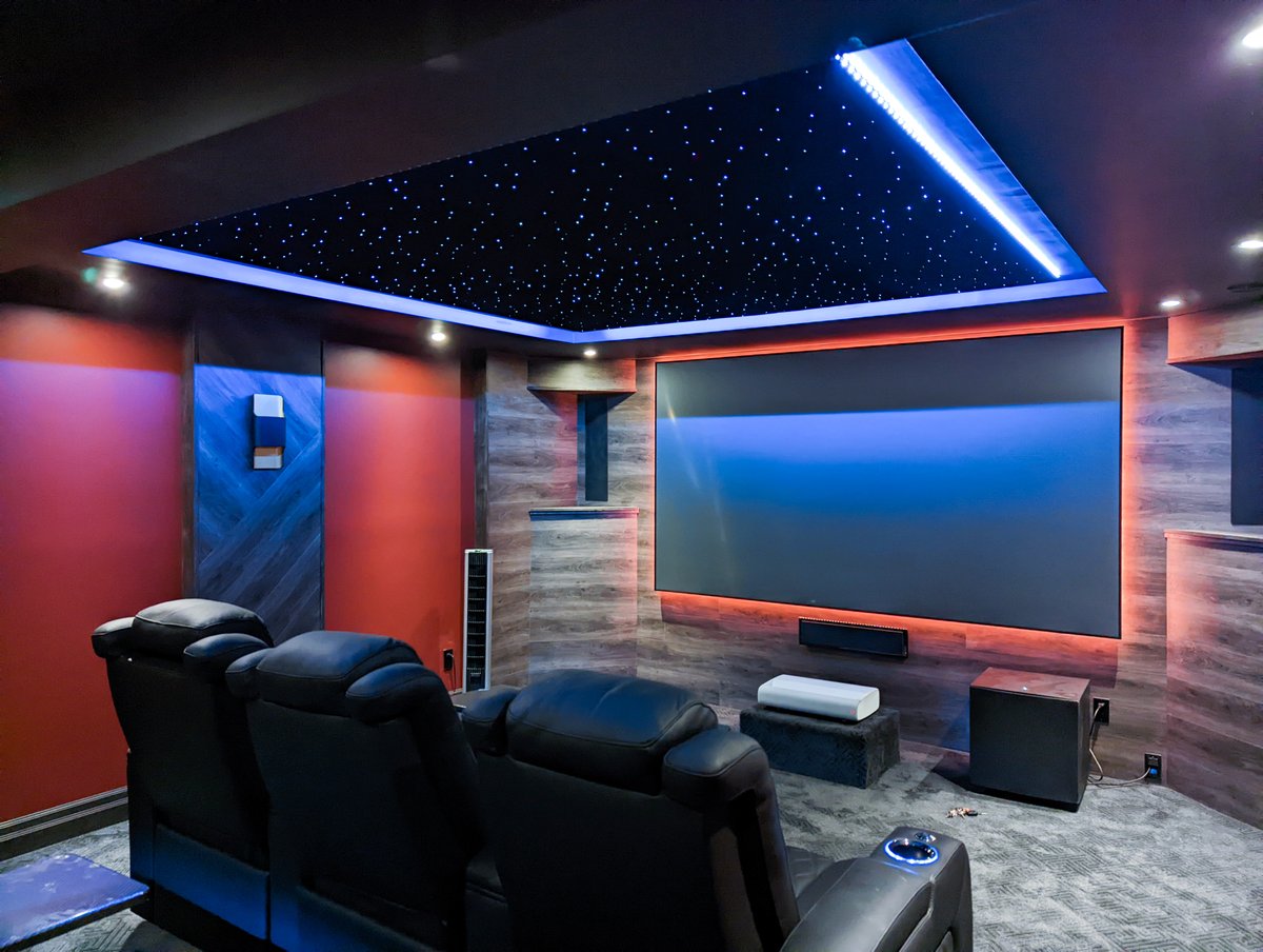 Valencia Theater Seating tweet media