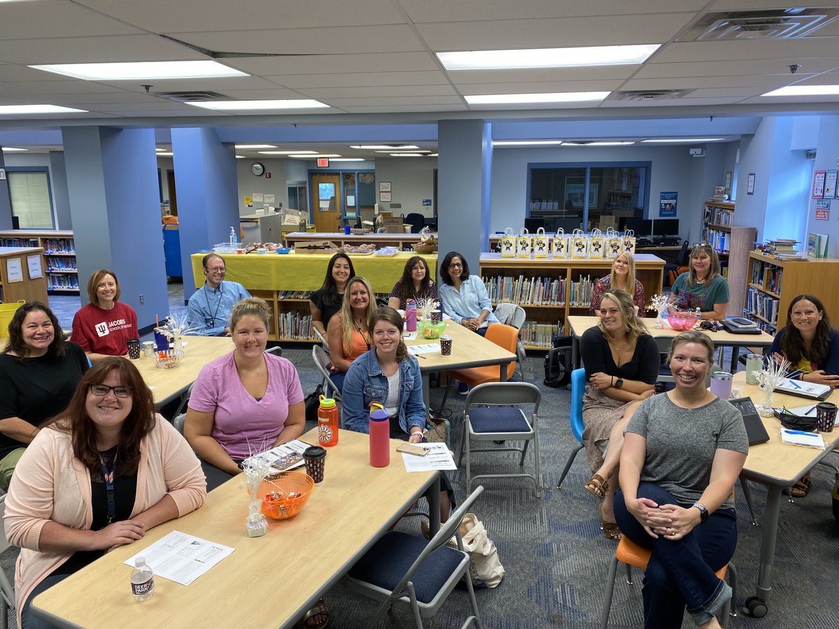 fairviewesfcps's tweet photo. Fairview welcomes new teachers and their mentors at the New Staff Orientation on Aug. 11.  We're super excited for the school year to begin! https://t.co/mJ7rylSSKI