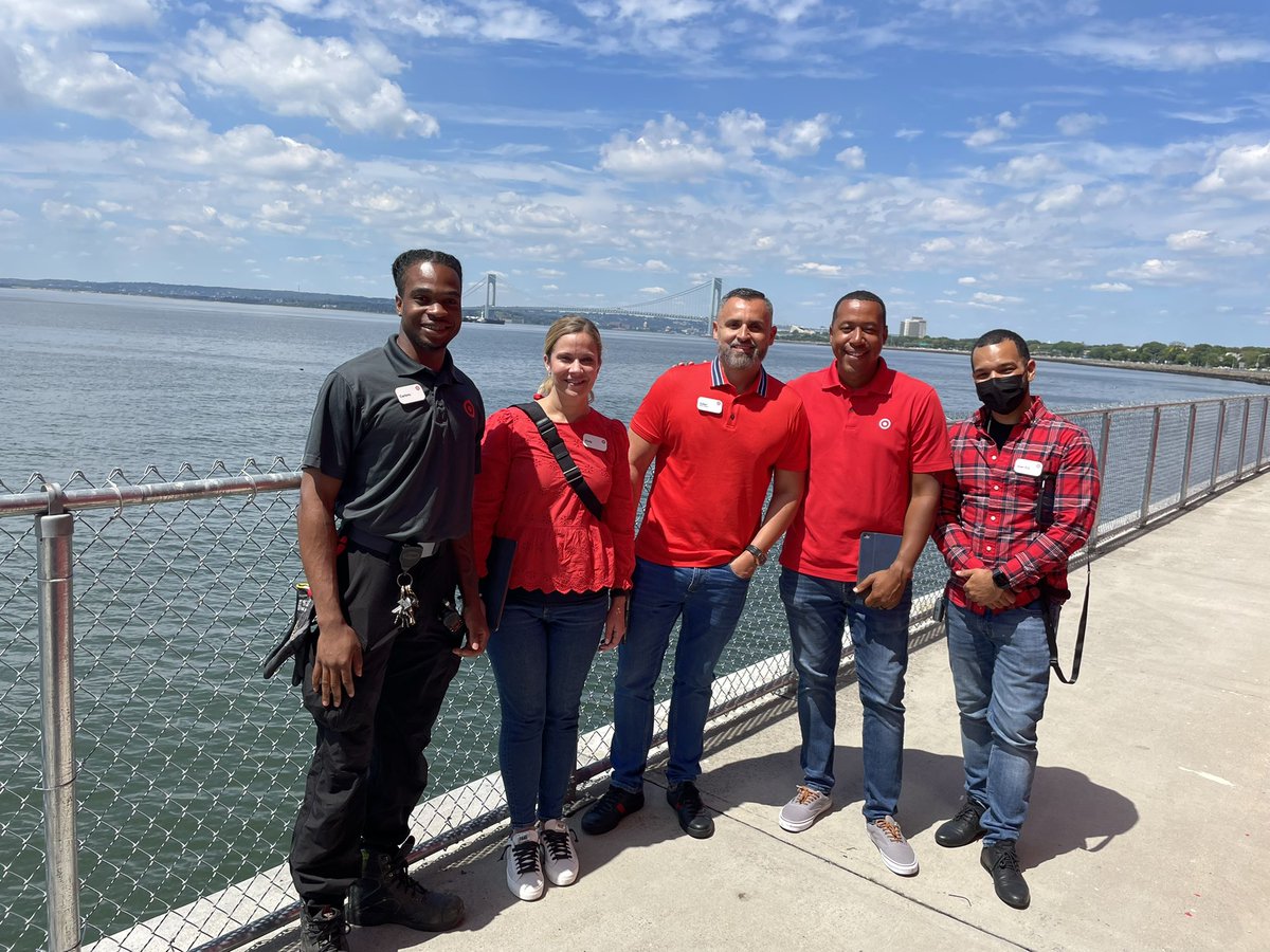 What a great day to host our SR. PMD Julian, SR. PMFO Emily and our PMD Marcos! D423 was super excited to showcase our stores. Bay Parkway team had a blast! <a href="/KINGJulian1002/">Julian Canas</a> <a href="/MikeCasolino/">M</a> <a href="/Shavyredstar/">Shavonne W.</a>