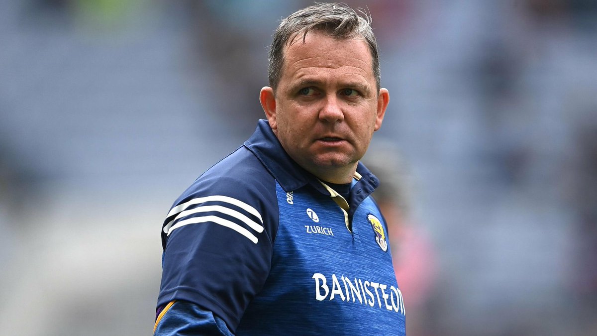 Davy Fitzgerald has been confirmed as the 2023 Waterford Senior Hurling Manager by the county board on a 2 year term after his recent departure from the Cork Camogie team this week. Welcome back to the Déise Davy⚪️🔵