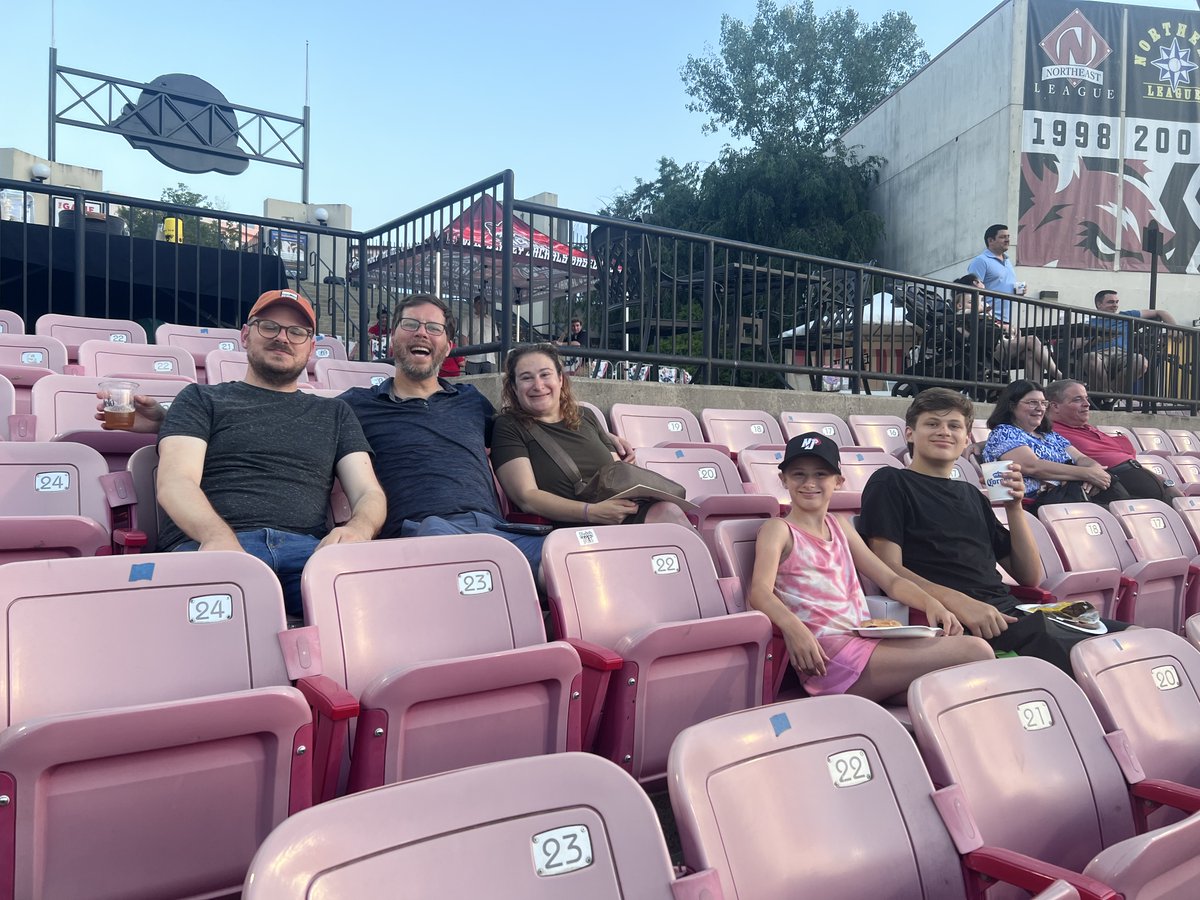 RSCArchitects's tweet photo. The @RSCArchitects family – plus their families – enjoyed a fun summer evening at the NJ Jackals game last night! It was a win for the Jackals &amp; our staff, who got to kick back, relax, and socialize mid-week.

#RSC #RSCArchitects #NJJackals #officefun #officeculture #baseball https://t.co/sffGBWaFQt