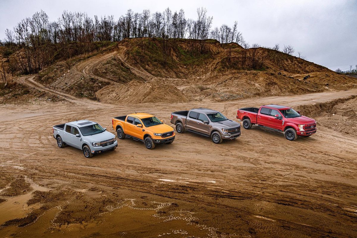 CPFord_'s tweet photo. Ford Mavericks lined up and ready for a rip! What colour would you choose?

📷 @fordcanada

*23MY U.S. preproduction vehicle shown. Retail orders open in September. Production begins this fall. 

#carletonplace #ford #ontarioford #fordmaverick #offroad #readytoride https://t.co/0jGBwincD3