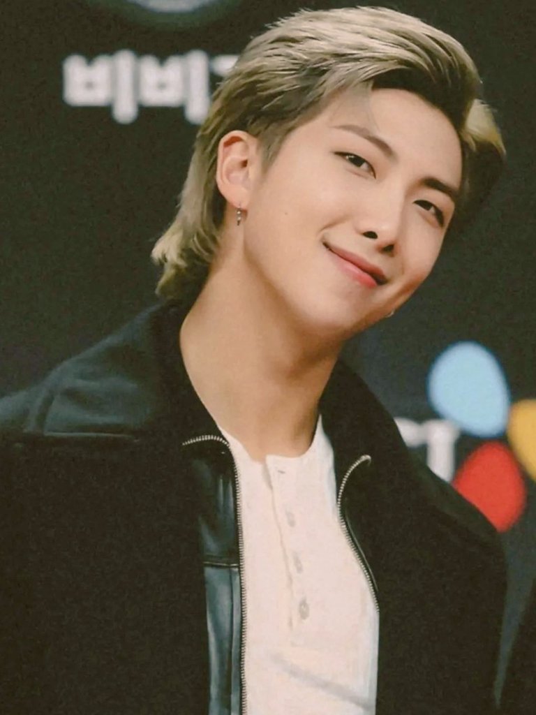 yessir0801's tweet photo. putting this namjoon on your tl https://t.co/RNh75SEsHC