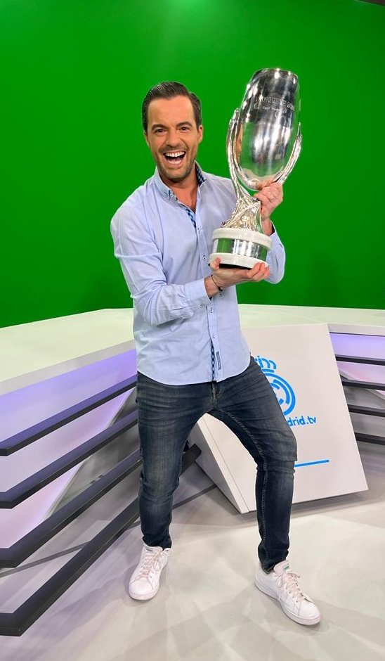 NachitoTV's tweet photo. CON TODOS USTEDES…¡¡LA SUPERCOPA DE EUROPA!! 🏆👏⚪️ #RMPASS #RMTV https://t.co/cgGL2K5MYL