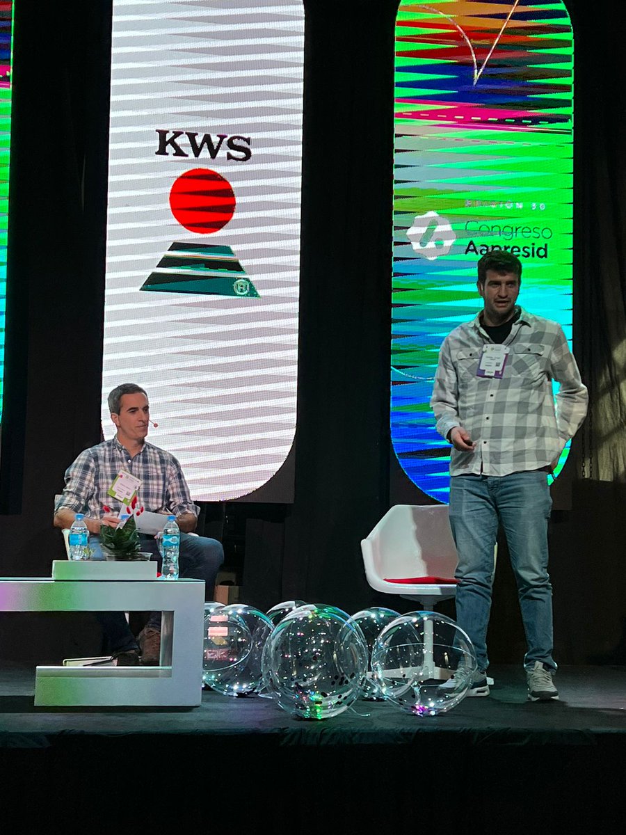 Excelente presentación de <a href="/SantiagoTeruggi/">Santiago Teruggi Palacio</a> sobre experiencias de #AplicacionesDirigidas 🎯 #Rem
<a href="/aapresid/">Aapresid</a> #CongresoAapresid