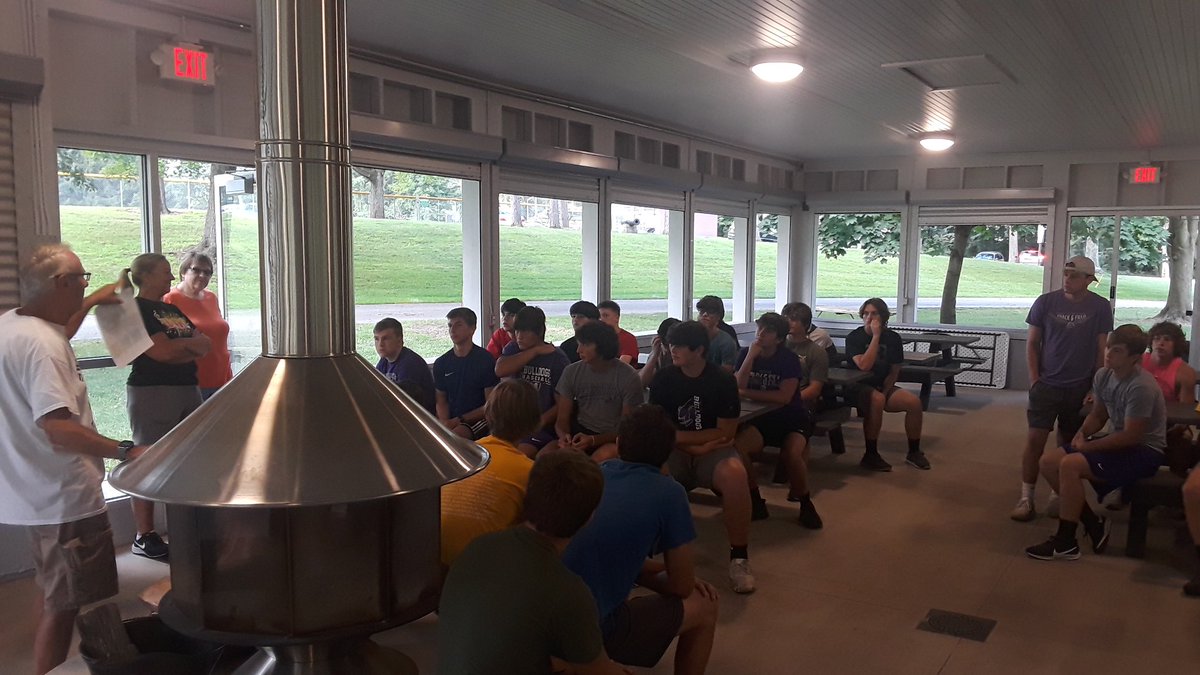 45 BULLDOGS helping setup for the Swanton Corn Festival. Very proud of how our TEAM is coming together💪and embracing the idea of service to each other and to the Swanton community. 2 hours well spent. 👍🏻