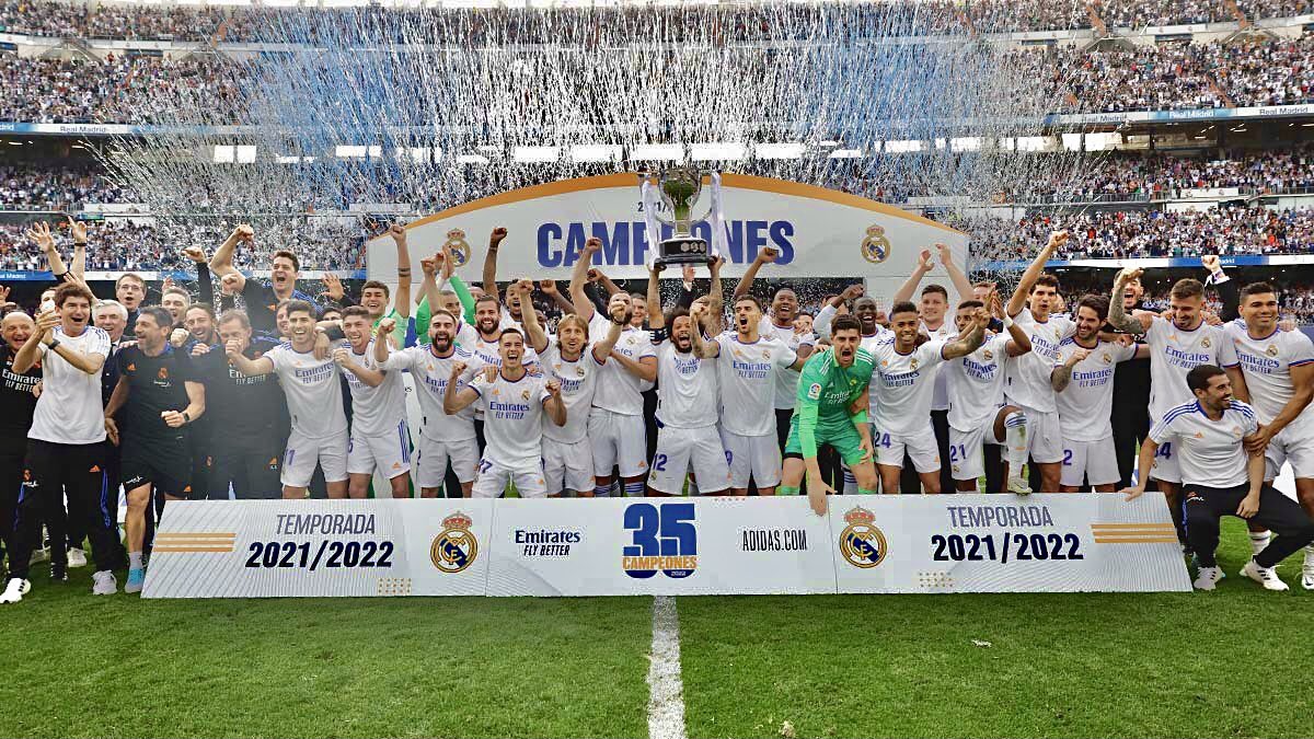 therealsukunaa's tweet photo. REAL MADRID 2021/2022 🏳️♥️. https://t.co/PiOBjjgpqT