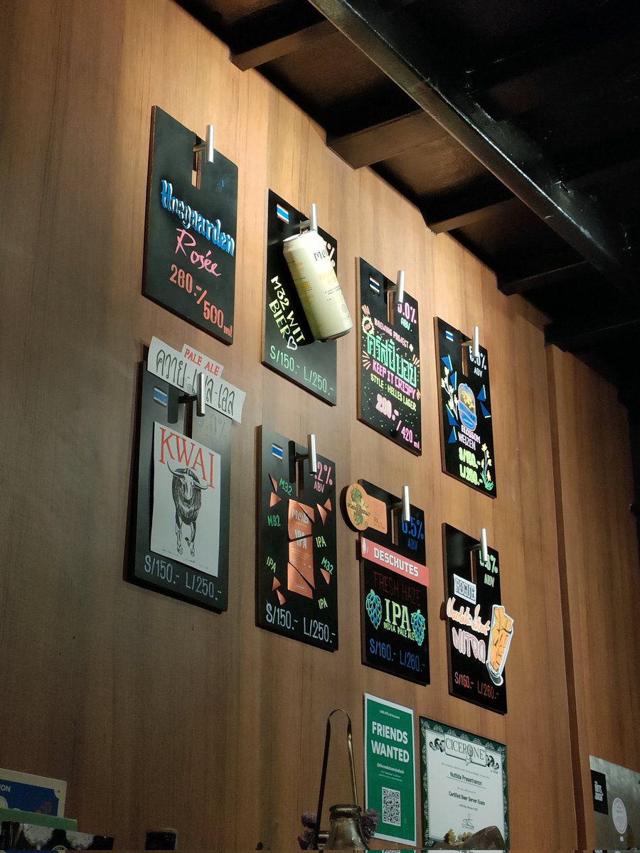 Dark mode at Three dot and a dash🌒
••• &amp; —
#huahin