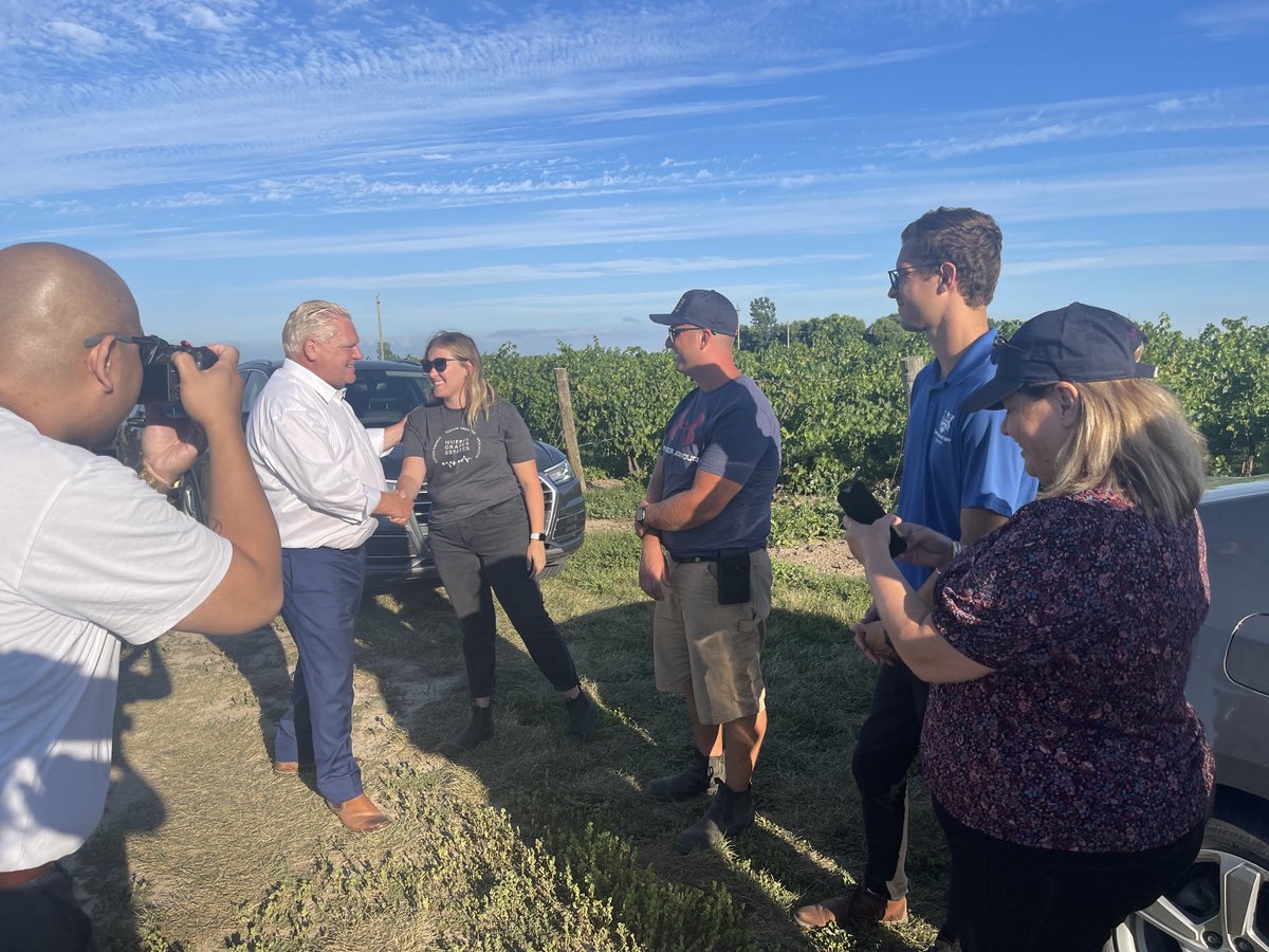 Our thanks to Premier Ford  ⁦<a href="/fordnation/">Doug Ford</a>⁩ and Minister Thompson ⁦<a href="/LisaThompsonPC/">Lisa Thompson</a>⁩for touring Niagara’s vineyards <a href="/HuebelGrapes/">Huebel Grapes Estates</a>  <a href="/BillGeorgeVines/">George ll vineyards</a> to better understand devastation facing ⁦<a href="/grapegrowersont/">Grape Growers of Ontario</a>⁩ ⁦⁦⁩