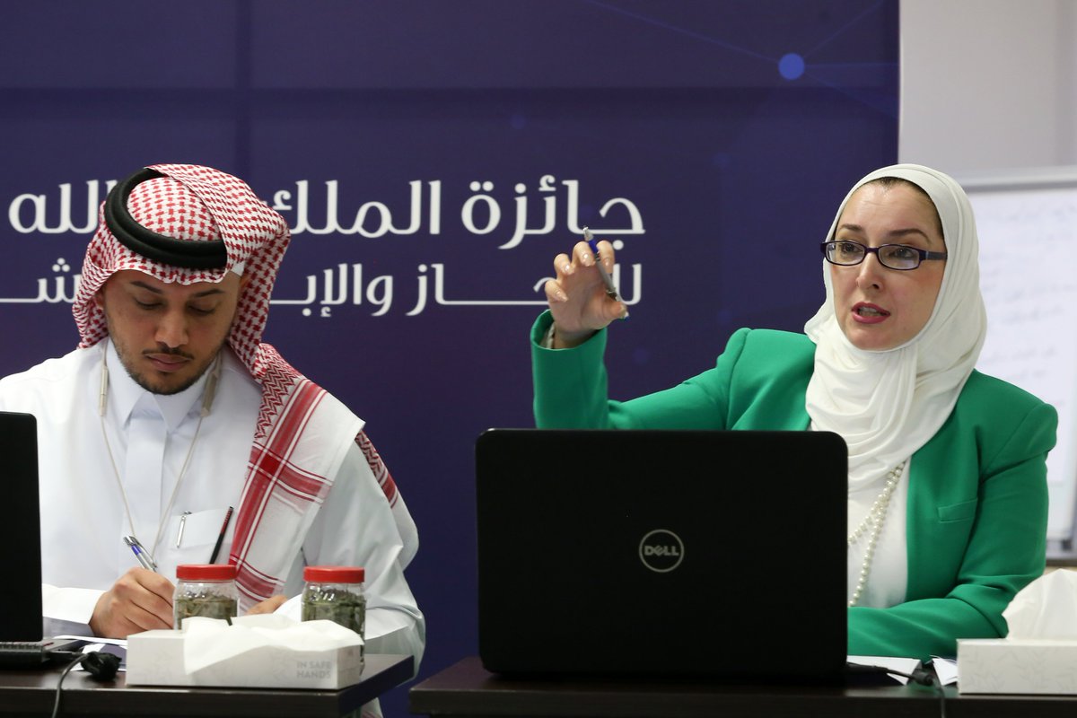 KAAYIAJO's tweet photo. من العرض التقديمي للمتأهلين الأربعة أمام اللجنة الفنية لتقييم المشاريع المتأهلة لـجائزة الملك عبدالله الثاني للإنجاز والإبداع الشبابي 
#من_الأردن_للشباب_العربي #الأردن 
#ممستمرون_في_تحقيق_التنمية 
@KAFDJordan
   
@greensheikh
 
@AlbannaHana
 
@FadiAlrabghi

@samar_dani https://t.co/XudGKlz30M