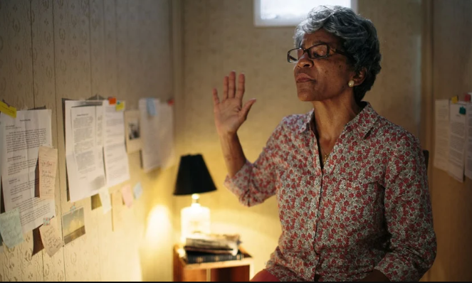 univervideo's tweet photo. Dona Clara também é prova de que a oração tem poder! #QuartodeGuerra https://t.co/DFOwGRGF1N