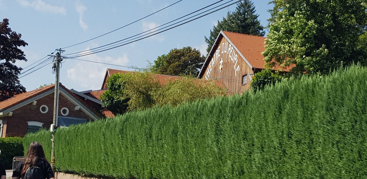 Août  = @TheatreduPeuple pour une partie de la #TeamRadioMortimer
Suivez <a href="/verobeno/">VéroBeno -Theatrelle</a> @ilonartitude <a href="/RogerQuaranted2/">Valérie R42 Culture Gourmande #RLCCC #FKCC🦄🐱</a> @th_cote_coeur <a href="/draftycuriosity/">Léa GOUJON</a> <a href="/4eme_mur/">Le 4eme Mur</a>