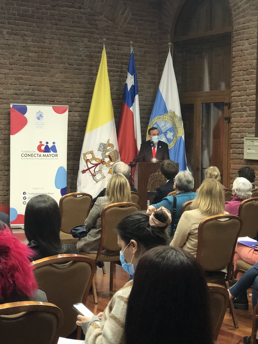 ConectaMayor's tweet photo. “Esto no se trata solo de entregar dispositivos, esto es trabajo conjunto para cambiar políticas públicas y tener en el radar a personas mayores” Ignacio Sánchez, rector de la @ucatolica https://t.co/3cIAQNLEVu