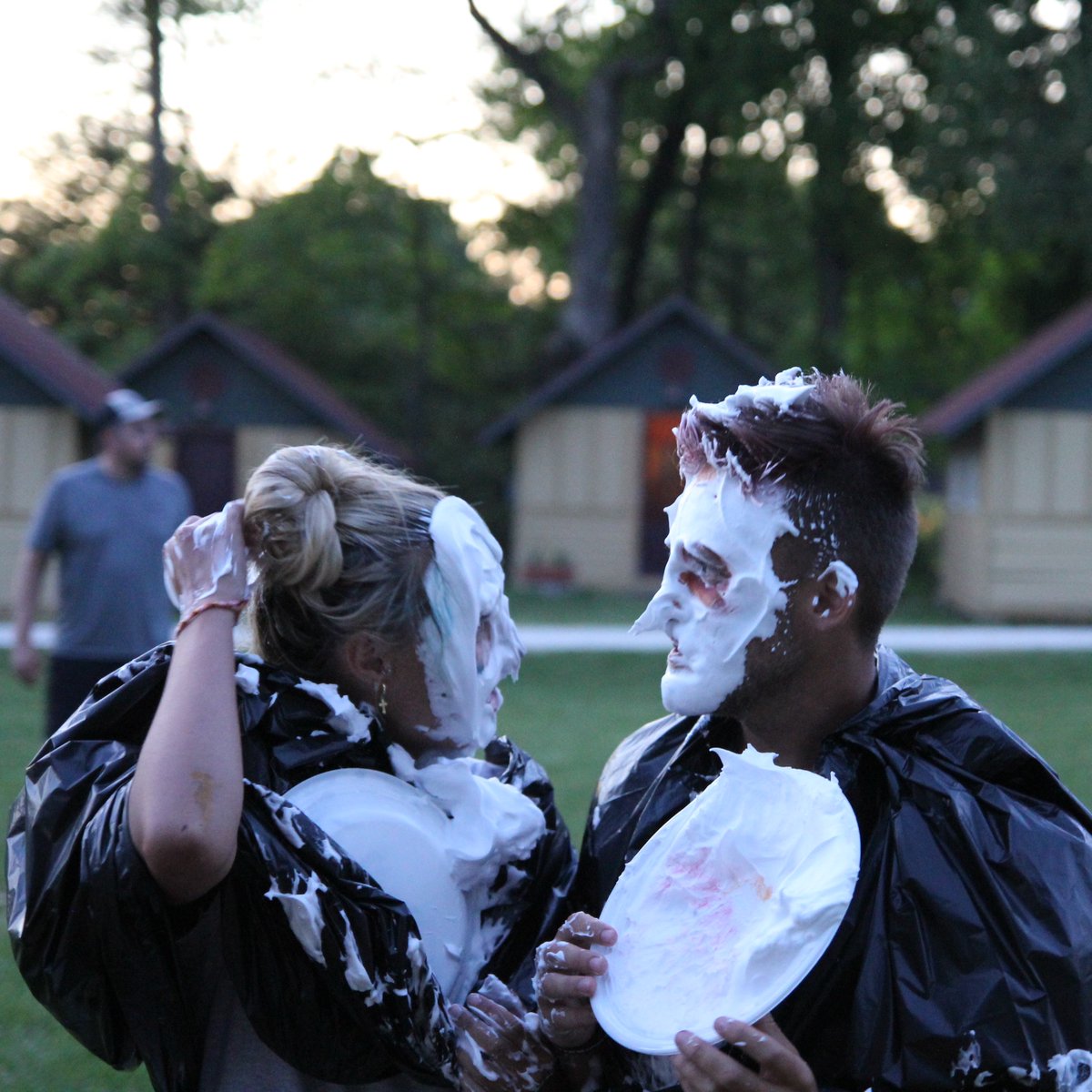 CampBrosius's tweet photo. #ThrowbackThursday to this gem🤣 Bonus points if you can figure out whose faces are hidden beneath! https://t.co/91hH0igFiV