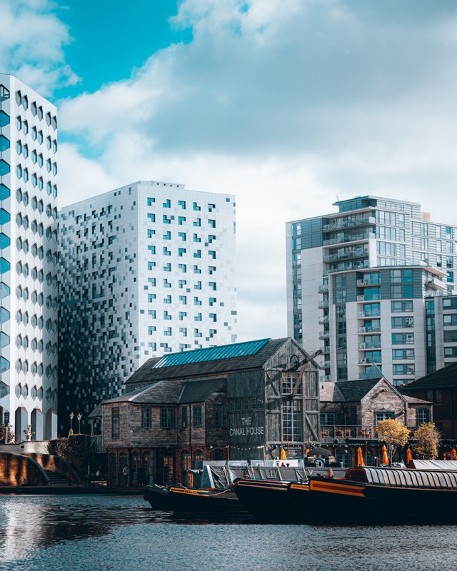 VisitBritainBR's tweet photo. Apesar de ser conhecida por seu estilo industrial e por suas cores características em tons terrosos, Birmingham também possui um lado moderno e diferente, basta olhar por outra perspectiva!
📌:Birmingham,Inglaterra
📸:@af13_visuals
#ASOB #SeeThingsDifferent #Birmingham https://t.co/4h8UmcItRW