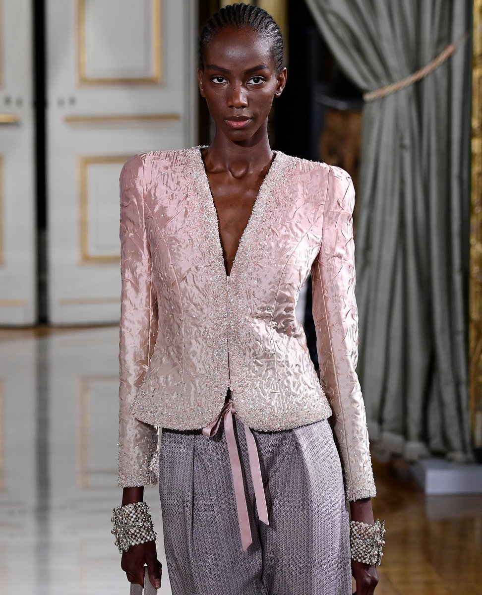 Shades of pink front and center on the runway for <a href="/armani/">Armani</a> 💞. Photos via Getty Images.