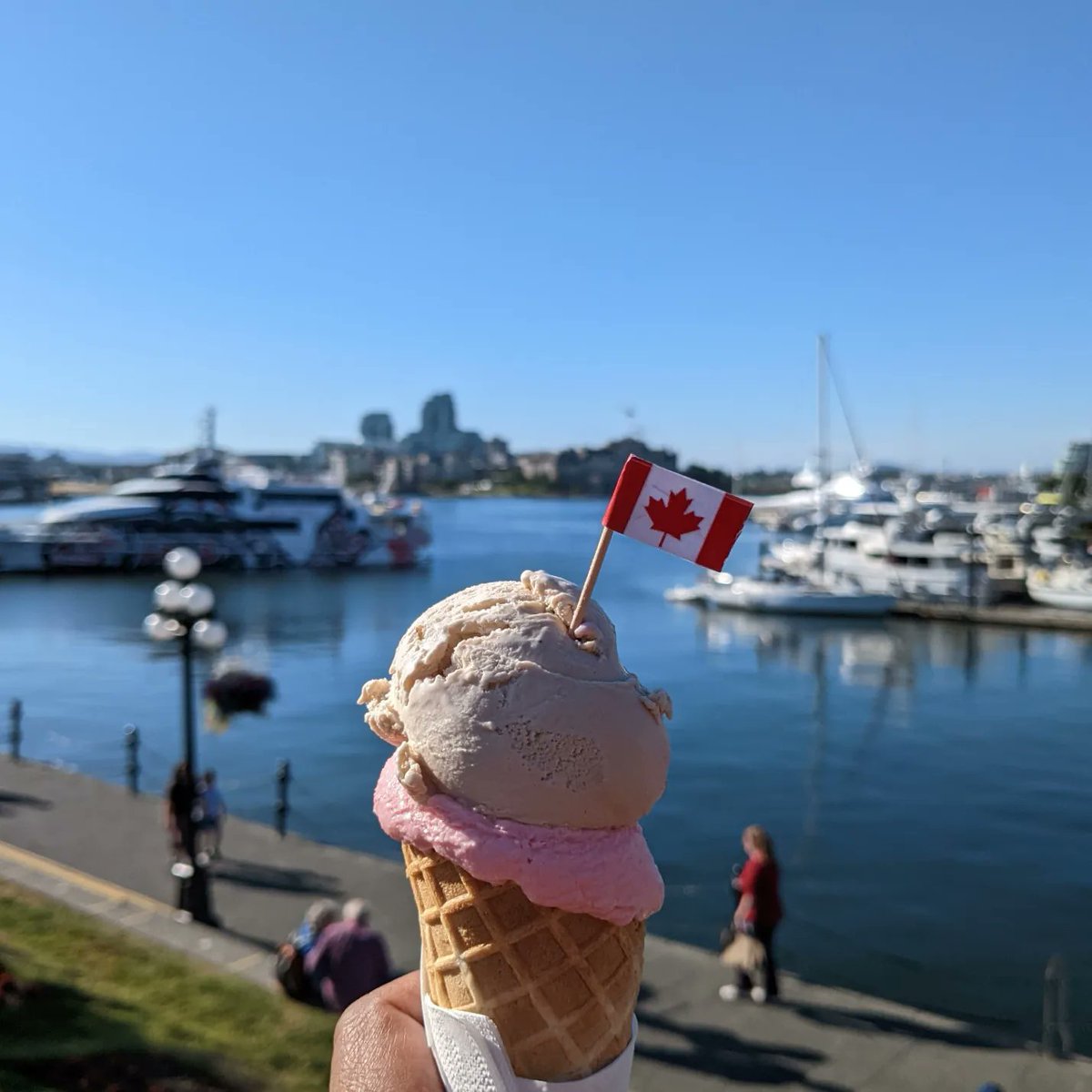 tasv02's tweet photo. Canada Cone in Victoria BC.
#canadacone #icecream #victoriabc #beautifulbc #subaruroadtrip #canadatravel #canada #canada🇨🇦 https://t.co/epaVEWgJKT