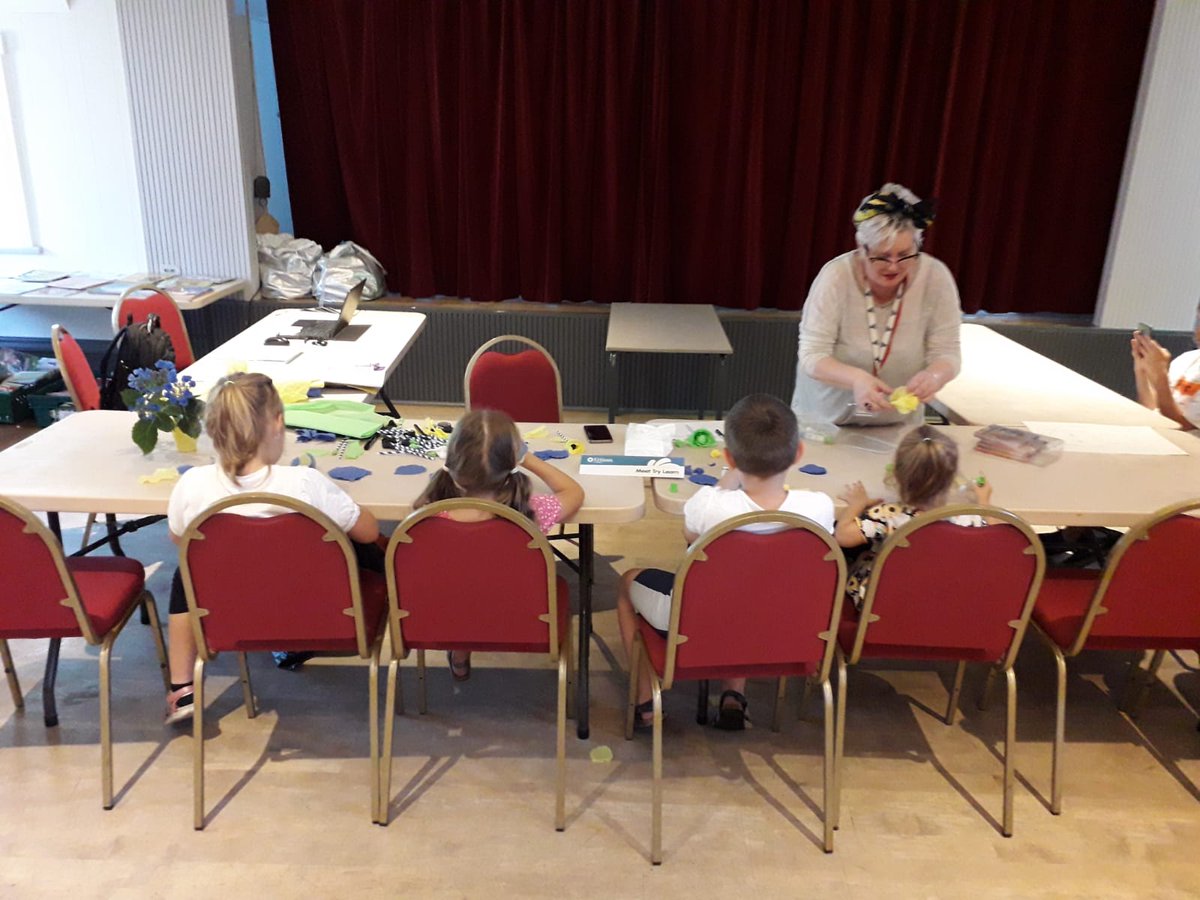 We absolutely love this picture!Our Meet Try Learn leader Elspeth has been crafting and drawing with children at The Ukraine Club whilst parents get vital support with housing, benefits, school placements, ESOL and more! 😀 💙 <a href="/kirkleeswelcome/">#Kirkleeswelcomes</a> <a href="/AUGBHUDDS/">Huddersfield Ukrainian Club</a>