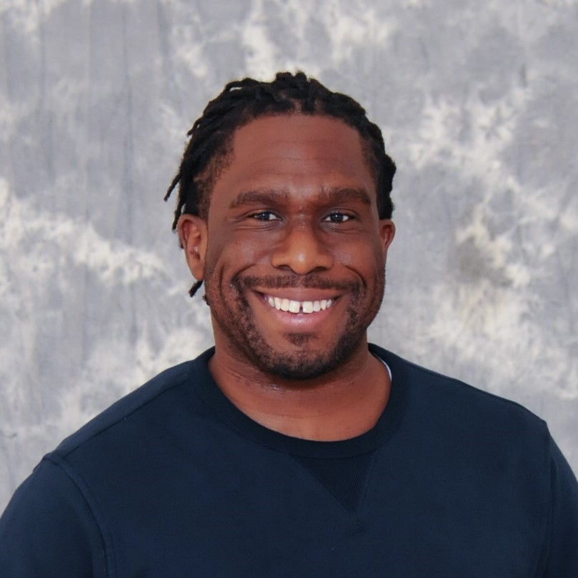 Congrats to <a href="/MudiaUzzi/">Mudia Uzzi</a>, winner of the 2022 Award for Student Excellence in Public Health Practice in Baltimore, for his partnership with @greenmountwest to increase mask access and education in Baltimore City’s Greenmount West Neighborhood.

tinyurl.com/2021-2020-Prac…