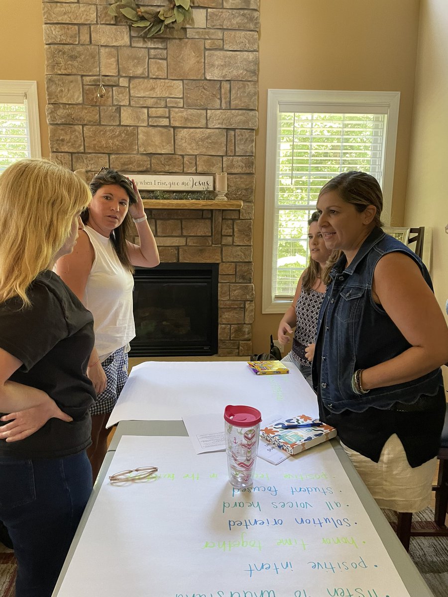 Sarah Burnham tweet media