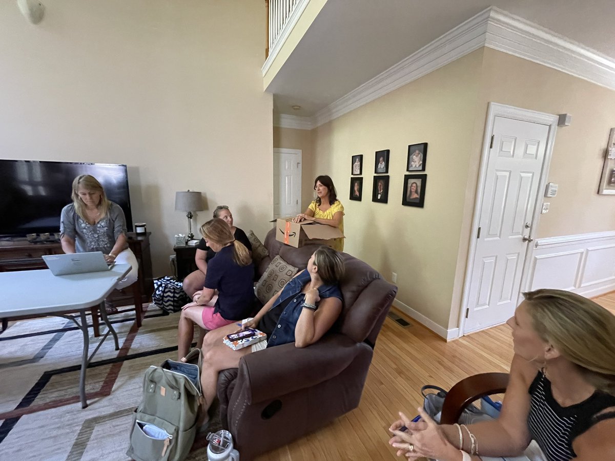 Sarah Burnham (@srburnham326) on Twitter photo Positive vibes at our Leadership Retreat <a href="/GRES_Principal/">Jenny Andrews</a> Can’t wait for our leaders to LIGHT UP their rooms 🎉 #growinggreenfieldes Positive vibes at our Leadership Retreat <a href="/GRES_Principal/">Jenny Andrews</a> Can’t wait for our leaders to LIGHT UP their rooms 🎉 #growinggreenfieldes