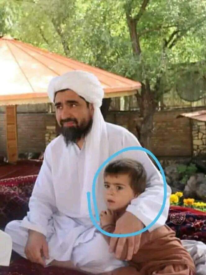 AmyrsltanS's tweet photo. زه خپل نظر لرم چی امارت مشران نه غوښتنه کوم چی دخدای فه خاطر فه واسطو خلاصیژ نن ورځ زموژ داسی دنیی او حنفی مشر چی بل مسال یی نه لیدل کیژی د خورجو له خو فه شهادت ورسید https://t.co/mnGPpATLDB