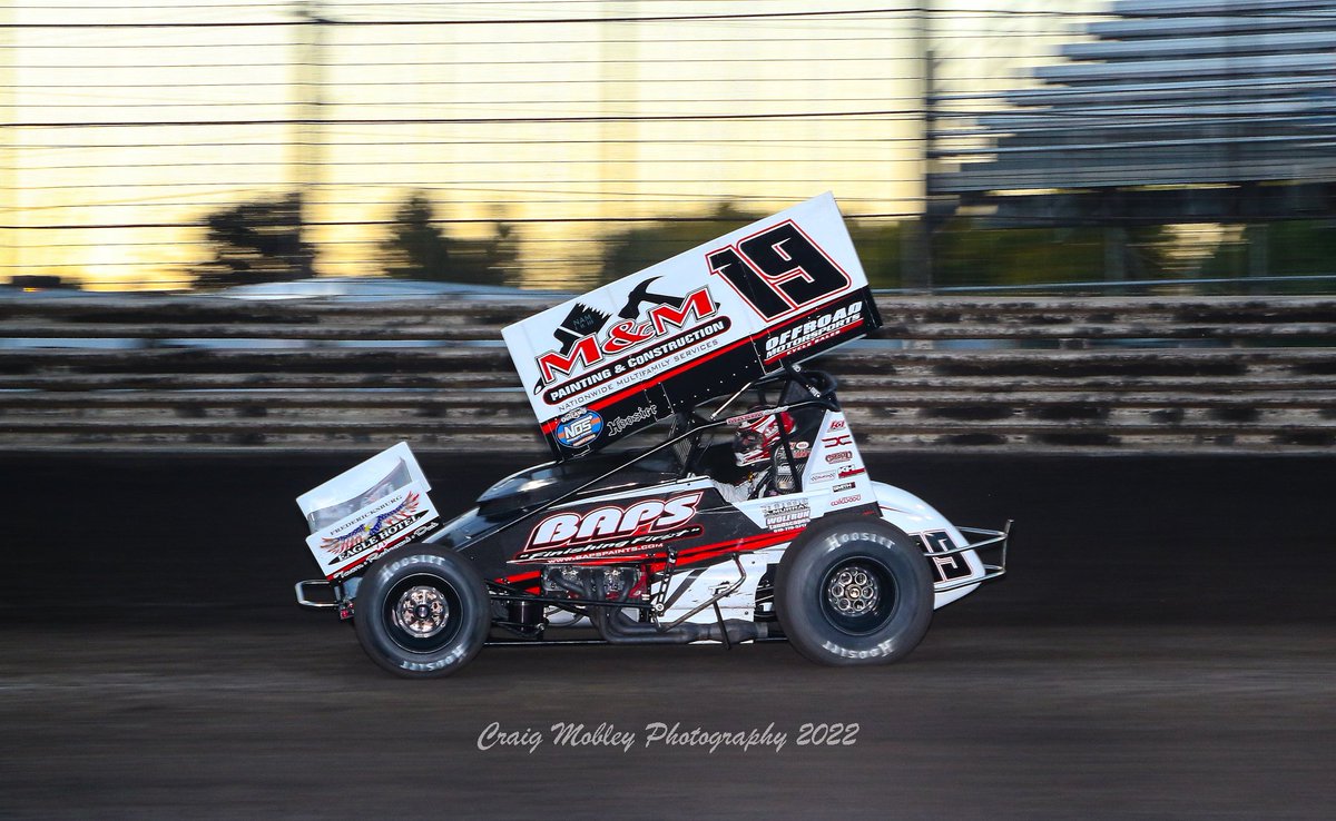 MobleyCraig's tweet photo. Great qualifying night for @bmracing19 on a tough track @knoxvilleraces for night #1 of the @KnoxvilleNats!!!  We will see where he ends up for Saturday after tonight https://t.co/1ZIlklHYtX