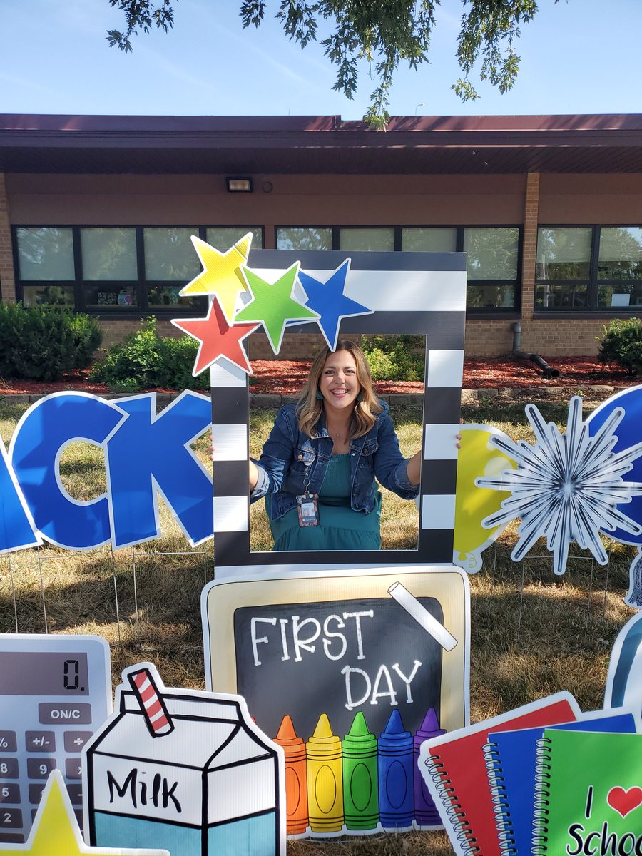 It has been a great 1st day so far!! Seeing all of the smiling faces has just made our day!  <a href="/BellevueSchools/">Bellevue Public Schools</a> <a href="/mrswiebej/">Joni Wiebe</a> <a href="/kaileyer/">Kailey Smith</a> #ilovepublicschools #drivingwithsyneregy