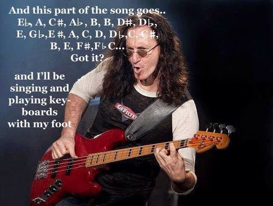 _Rushfans's tweet photo. Geddy doing Geddy things. #Rush #RushHasAssumedControl #RushFamily https://t.co/E4Il84bGJx