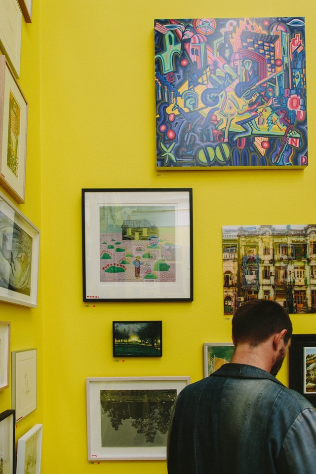 BanksideGallery's tweet photo. We had a great time exploring the #RASummer Show! Great to see so many RE artists in the two yellow rooms curated by @Alan_Measles 💛

Spotted👀 among many: @TheadoraBWay ARE, Margaret Ashman RE, @paul_catherall RE, @MychaelBarratt PPRE, Norman Ackroyd Hon. RE

@royalacademy https://t.co/0AnjJ2wpHp