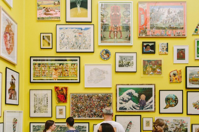 We had a great time exploring the #RASummer Show! Great to see so many RE artists in the two yellow rooms curated by @Alan_Measles 💛 Spotted👀 among many: @TheadoraBWay ARE, Margaret Ashman RE, @paul_catherall RE, @MychaelBarratt PPRE, Norman Ackroyd Hon. RE @royalacademy