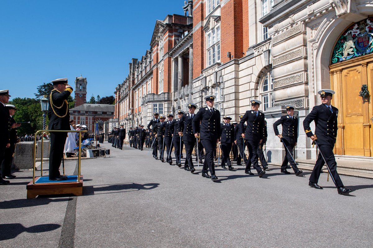 DartmouthBRNC's tweet photo. Congratulations to our 140 Officer Cadets who passed out today in front of our Guest of Honour - the Second Sea Lord! 

We wish you all the best throughout your next phases of training!

@MartinJConnell @RAdmJudeTerry @RoyalNavy https://t.co/PIT1HbgLE4