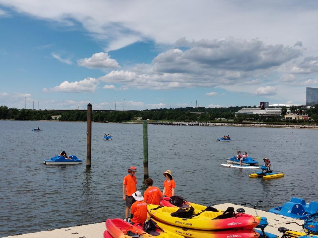 BoatingIn_DC's tweet photo. Here's your reminder to book your rental at the National Harbor this weekend! ππ Don't miss out on any of the fun on the water!
Link in Bio!
#explorepage #nationalharbor #dmvweekend #peddalboats #paddleboats #hyrdobike https://t.co/EiLfDjHXaR