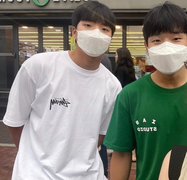 이거 99% 지찬이..
사유 : 오늘 둘이 같이 영대감