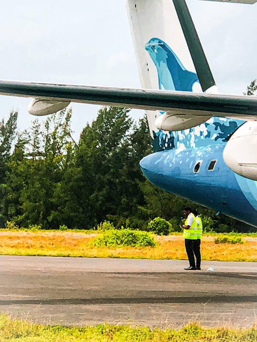 AviationMdive's tweet photo. ماشاءالله
Captain &amp; First Officer Performing Salah ☝🏼

There is no need to get to a place of prayer, PRAY WHEREVER YOU ARE ☝🏼
Photo: Yoosuf Shan https://t.co/WLp9xJ3Ovz
