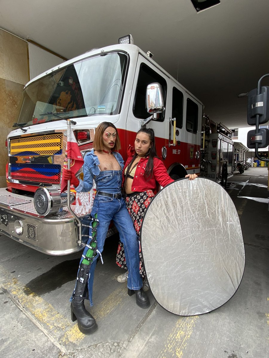 Tus bomberas favoritas de la cuadra @felipecristian_ @Lalilicarrillo