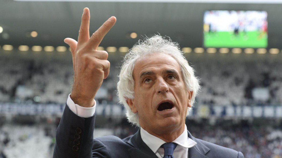 dzairworld's tweet photo. Vahid Halilhodzic est plus que jamais Algérien dans l'âme. Victime d'une injustice, il ne disputera pas non plus le Mondial de foot au Qatar. Syndrome Gassama(roc) !
#Vahidout #VahidHalilhodzic https://t.co/4XcpbEmBzy