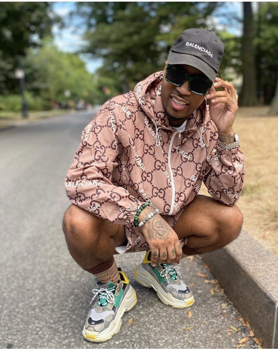 AlexFenty29's tweet image. Happy Bday to #FlyTy . Big #36 🍾🍾🍾 Enjoy ya day Brotha !!!!!