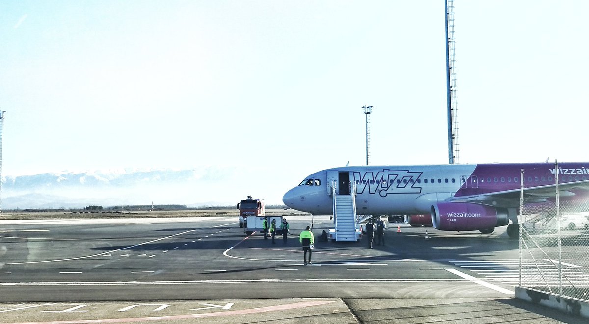 Is there an accurate way to determine #airtravel #GHGemissions based on the actual flight taken, taking into account airplane model, flight occupancy etc.? Rather than using blanket emission factors? 

#carbonfootprint #cleantech #ClimateCrisis #co2 #csr #ecomarkets #aviation