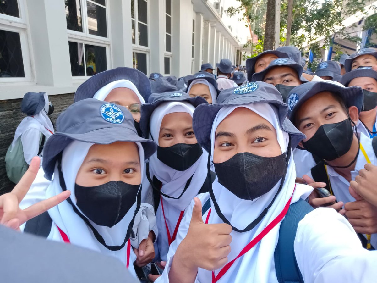 raauraaaaaaa's tweet photo. Day 1 MPKMB panik karna hari pertama tapi ternyata seru abiss💥
#VOKASIIMPACT #MPKMB59SVIPB #IPBDIGDAYA #VOKASIJUARA  #TheGlimpeStoryofGatamalaAgrinawa https://t.co/LbAjrOYxeH