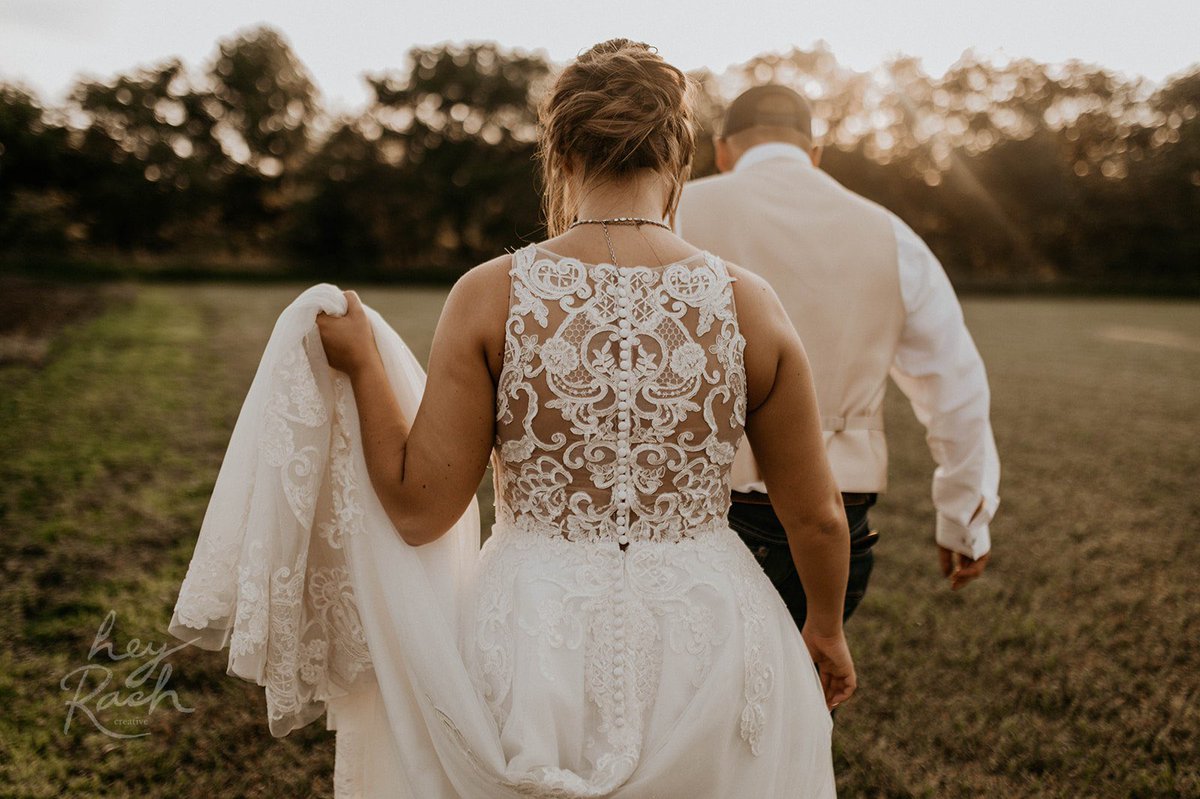 MrsHahn610's tweet photo. While I still try to narrow down my favorites to post (it’s impossible; they all turned out perfect!) I figured I’d give my dress the attention it deserves. 😍

@heyrachcreative https://t.co/EJTPTCTaz7