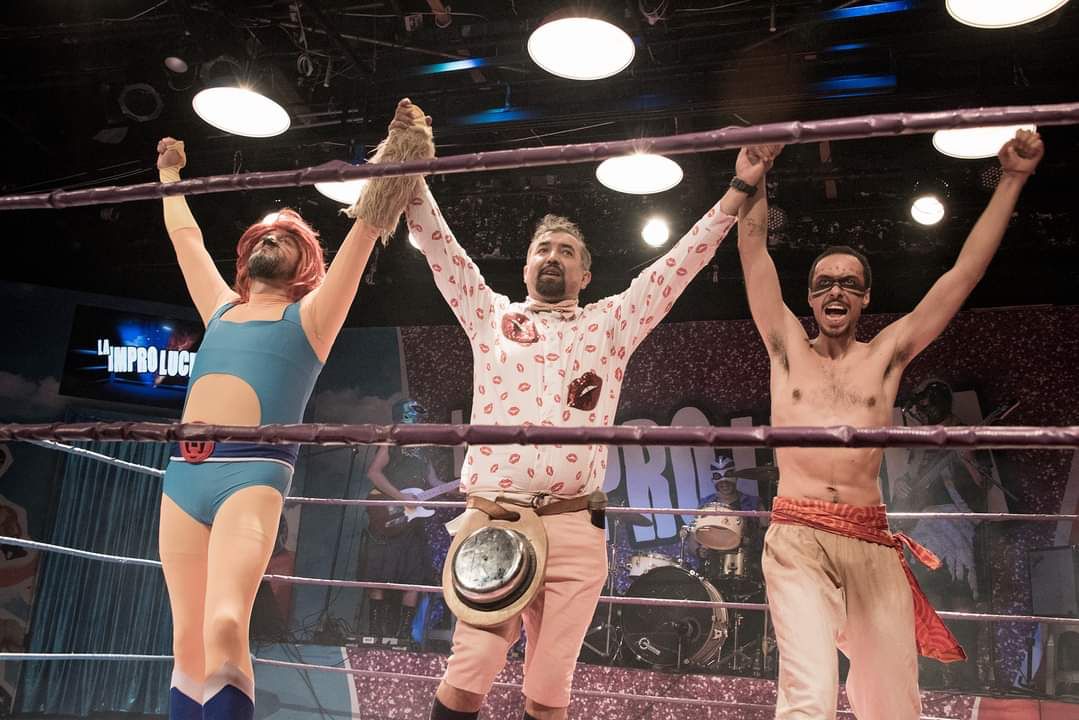 Reporte_Indigo's tweet photo. ¿Quieres ir a la #improlucha gratis? ¡Tenemos 5 pases dobles! Solo debes etiquetar a la persona con la que irías y dar RT a la publicación. Los pases son para este jueves 11 de agosto en el Foro Shakespeare https://t.co/vk2Tg5cX9u