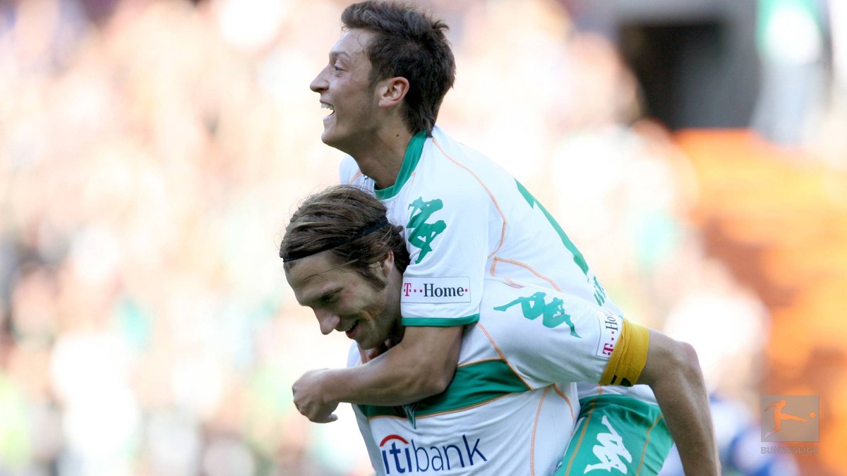 ๐ฉ๐ช Mesut รzil — Lost files ๐๐️๐ท
Starting the rapid rise of his #Bundesliga…