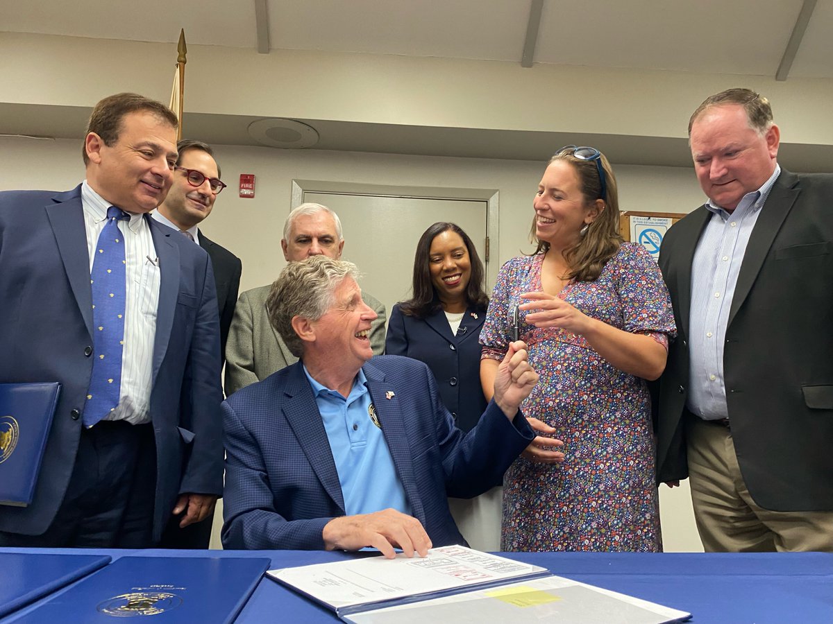 Governor Dan McKee tweet media